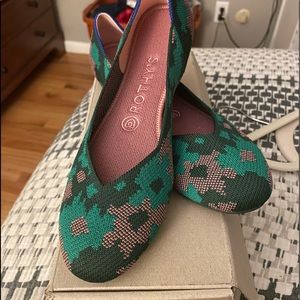 Rothy's Green Botanicamo Point Slip-on Flats Machine Washable Size 8. Never worn